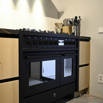 Robuust gasfornuis met 6 pitten