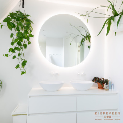 Moderne badkamer wit