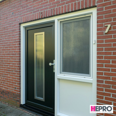 Kunststof voordeur Charlotte met zijlicht & hor - HEPRO Comfort