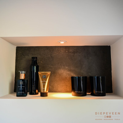 Moderne badkamer met hout