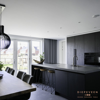 Moderne ruimtelijke keuken