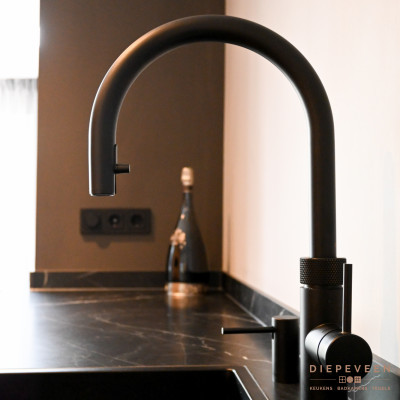 Zwarte matte Quooker kraan