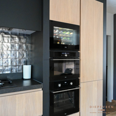 Moderne keuken met hout