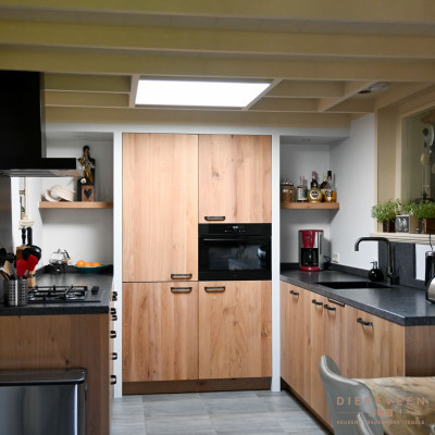 Compacte uvorm keuken