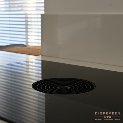 Witte moderne keuken