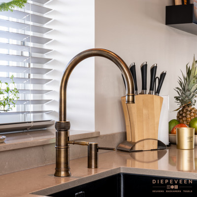 De Quooker kraan is gekozen in de kleur Messing Patina