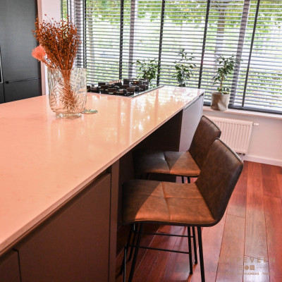 Moderne keuken met marmer