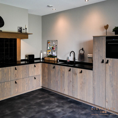 Landelijke keuken met hout