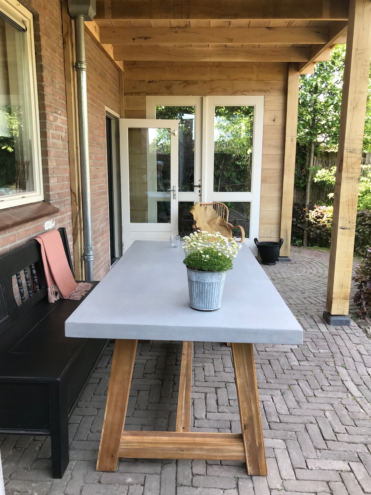 Onze veranda is klaar.