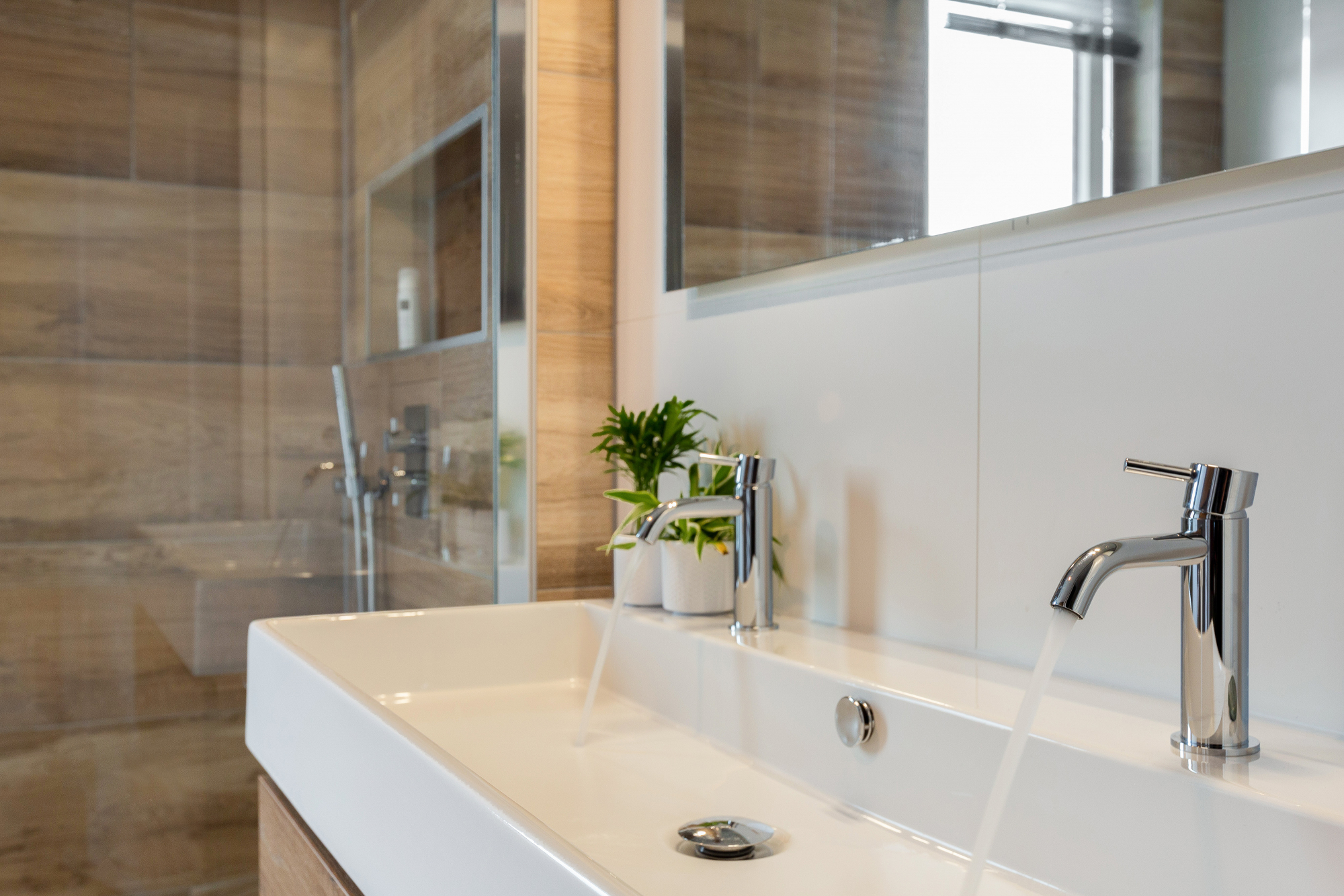 Badkamer met ruime inloopdouche