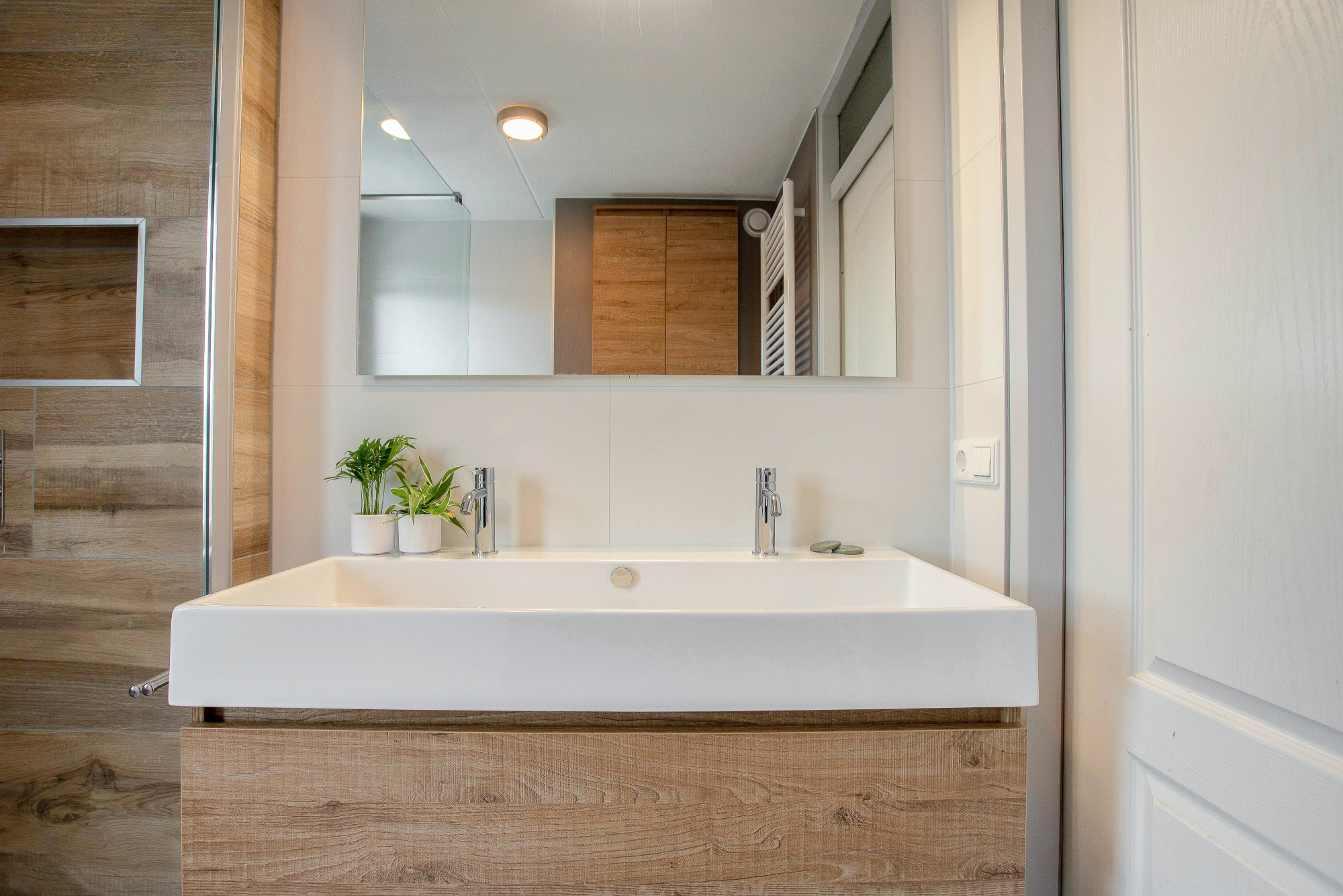Badkamer met ruime inloopdouche