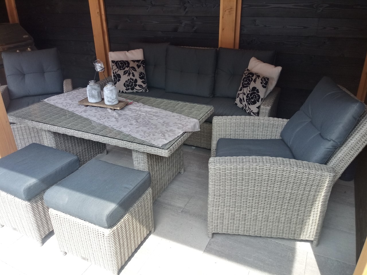 super blij met onze nieuwe tuin set van AVH Outdoor Tuinmeubelen #avhfotowedstrijd.