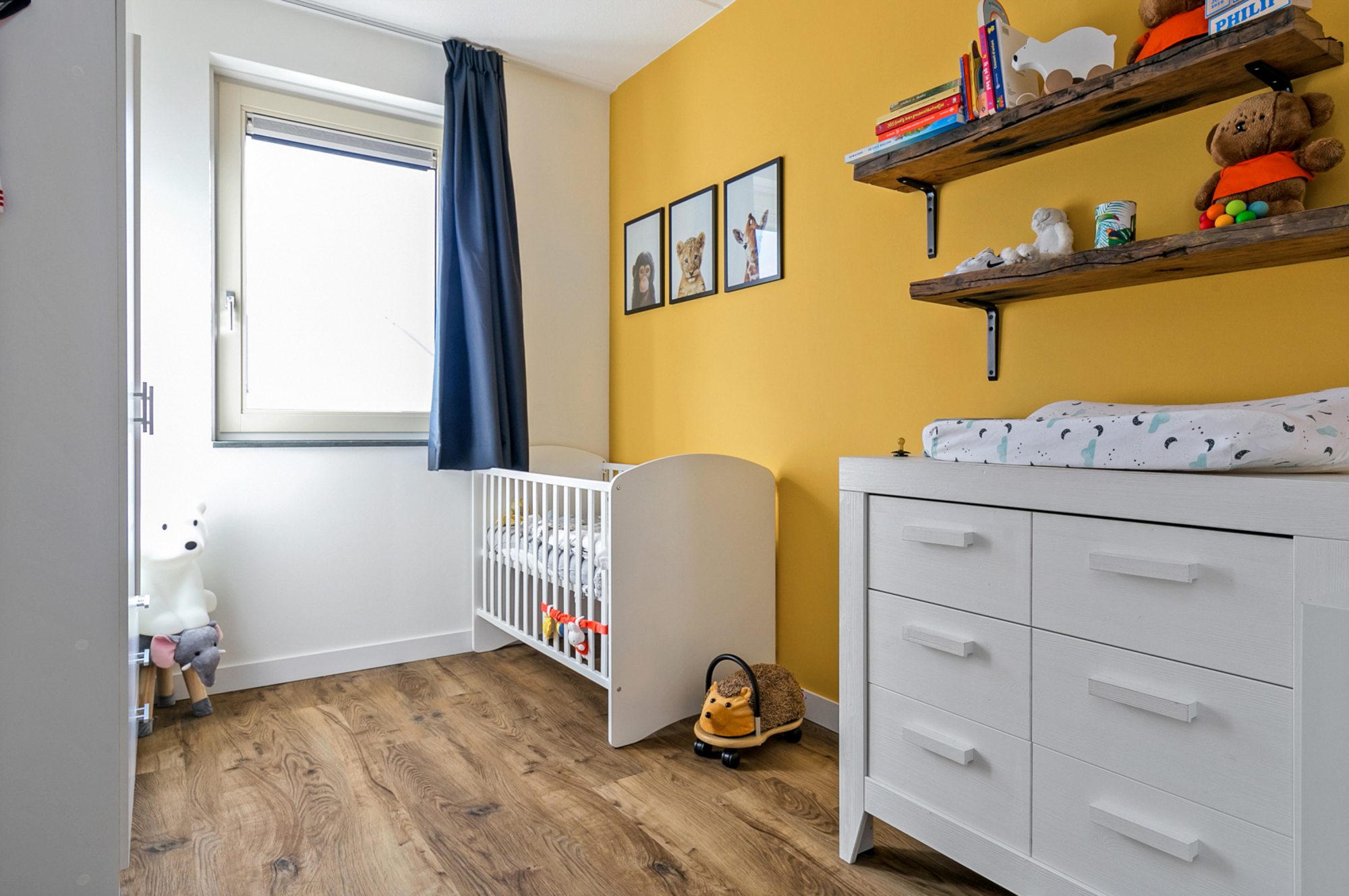 https://www.mflorshop.nl/product/372/bramber-chestnut-nutmeg-mflor-pvc-vloer-81601