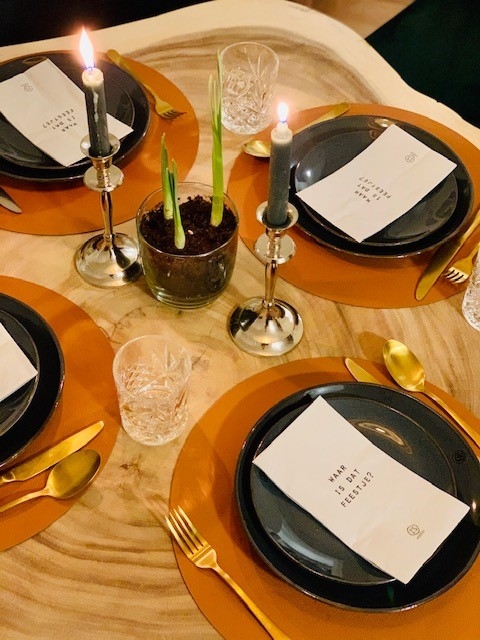 Ontzettend blij met mijn onwijs gave eettafel.