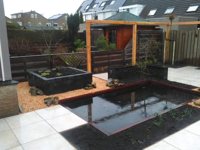 Tuin met vijver