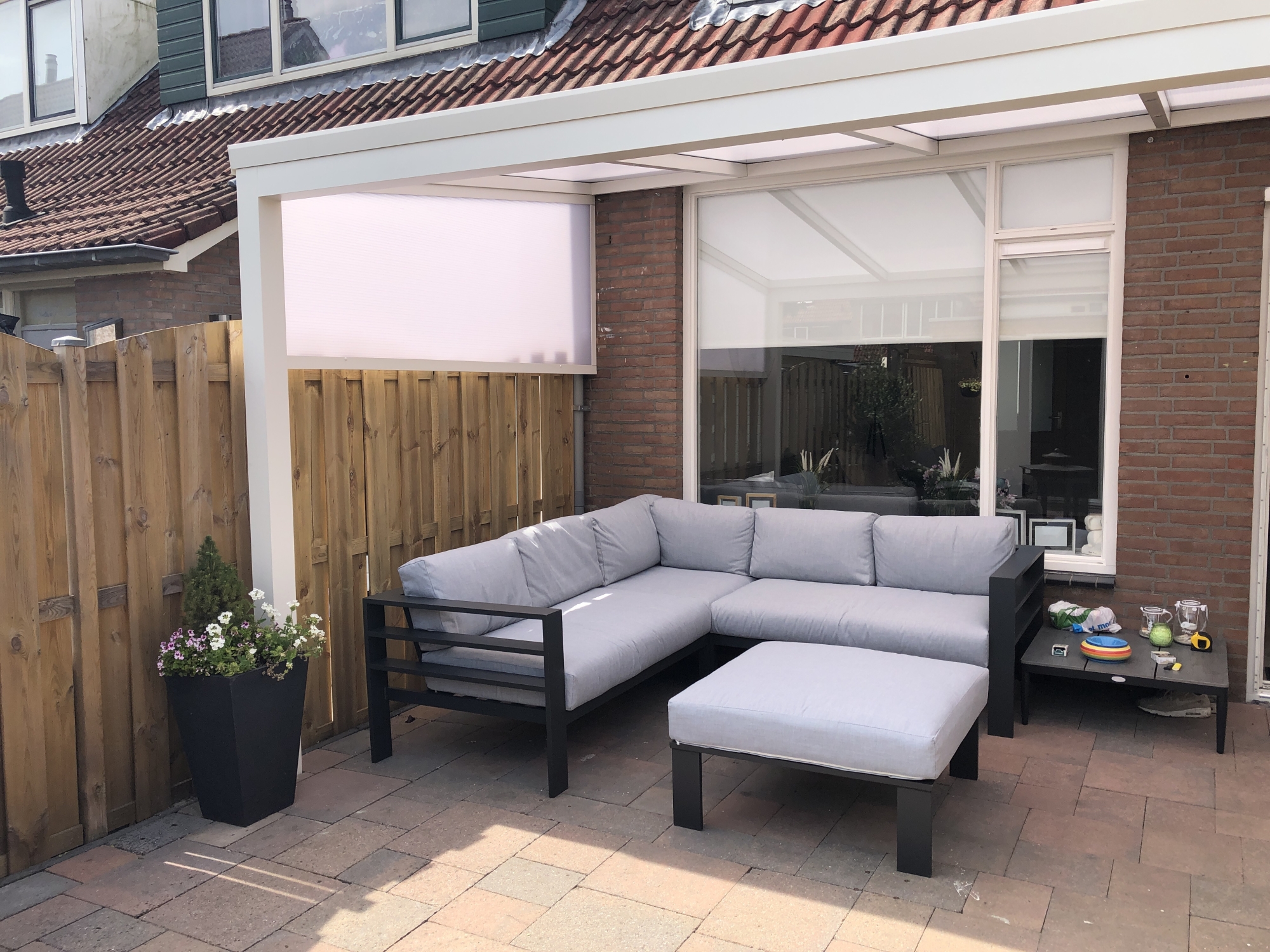 De Almeria hoekset gekocht bij AVH en hij staat echt fantastisch bij ons in de tuin