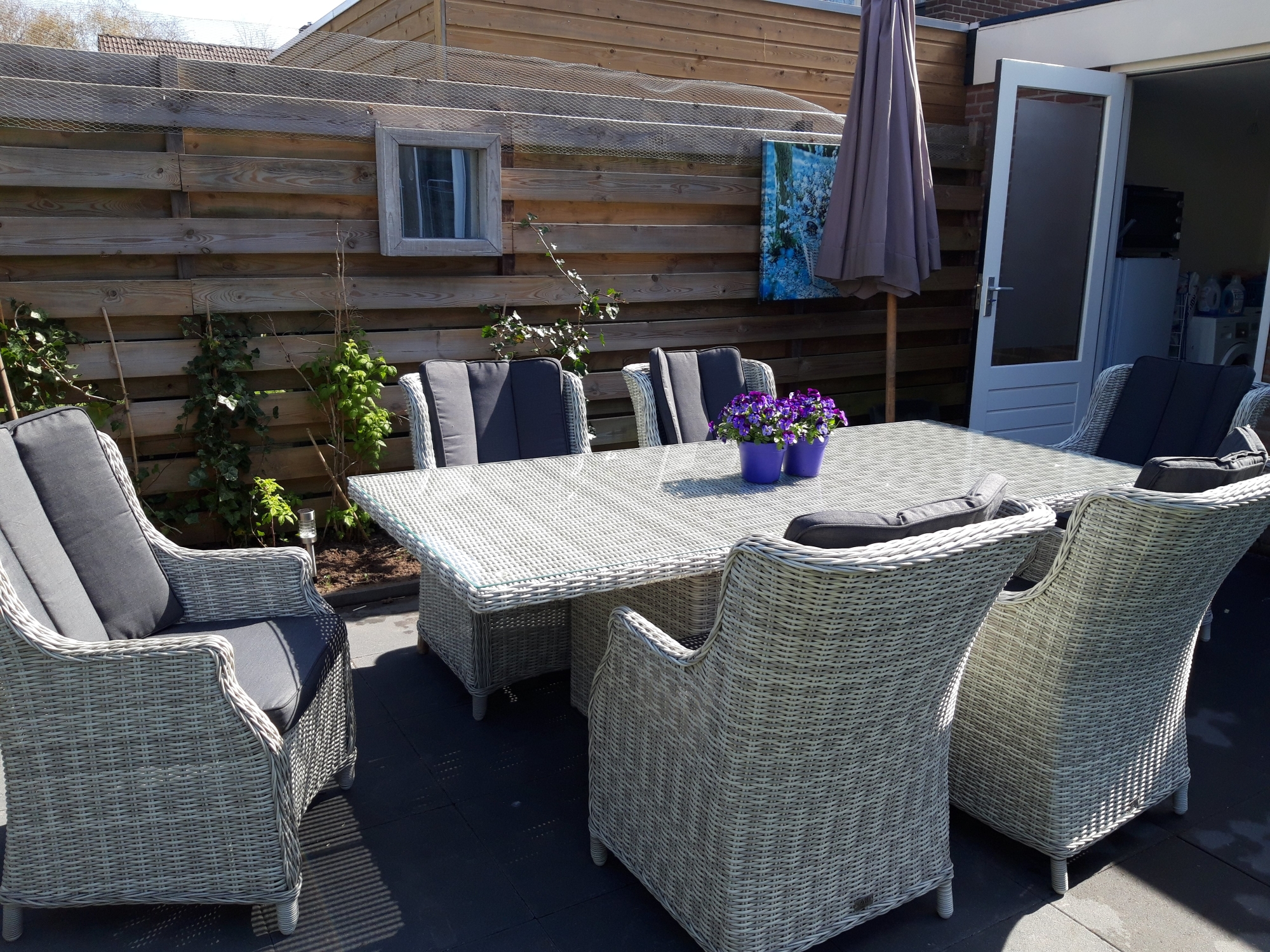Deze week onze tuinset gekregen!