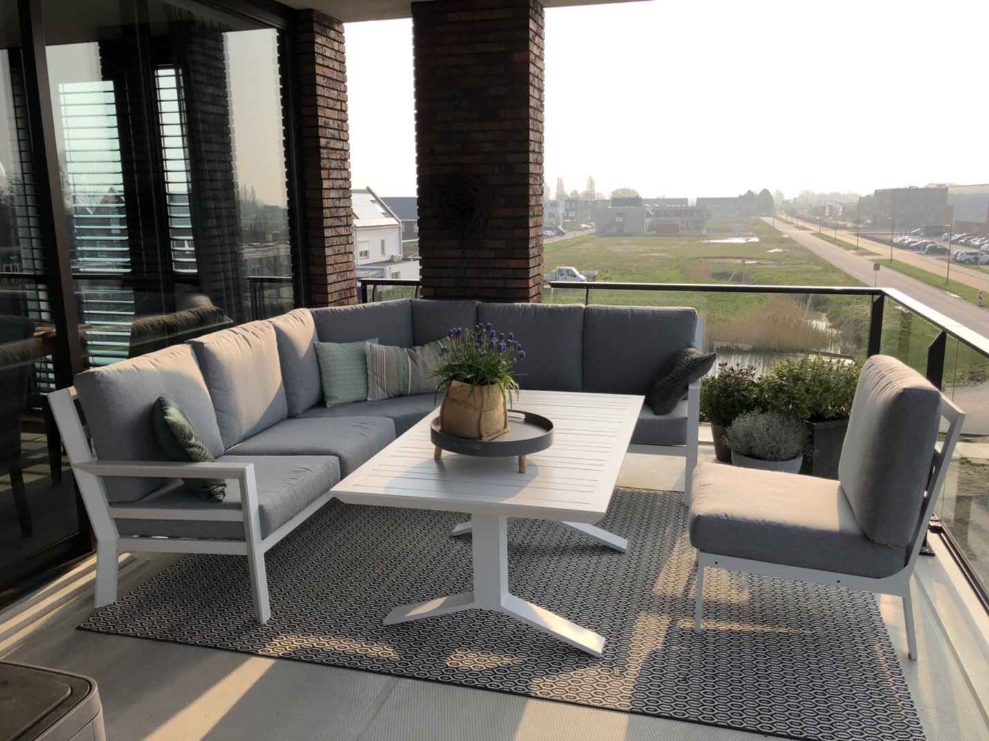 Een perfect set voor op een balkon.