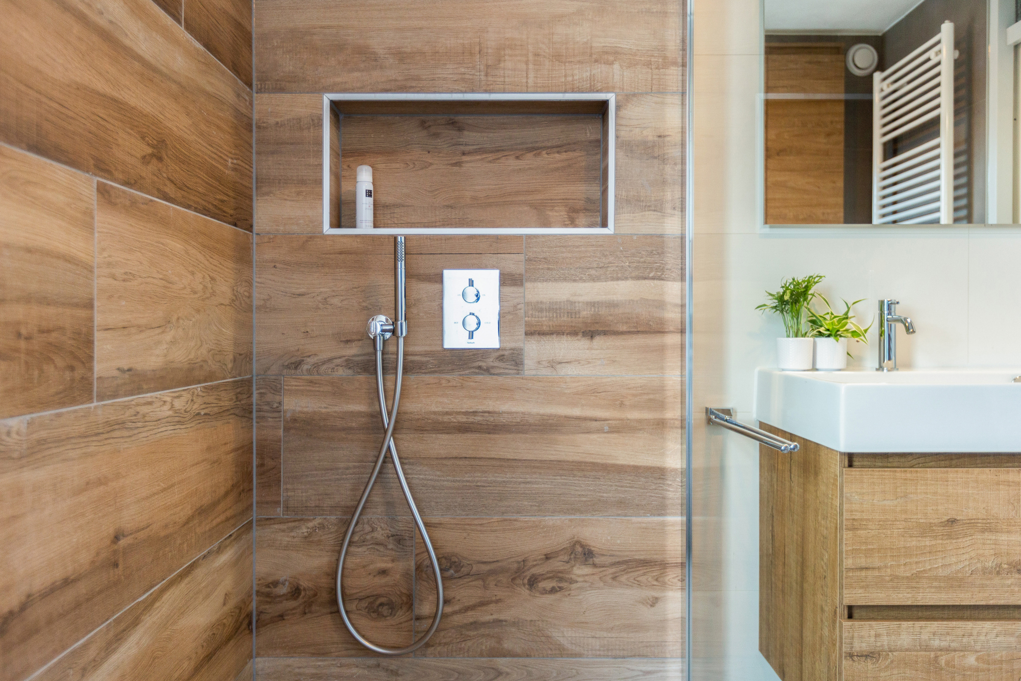 Badkamer met ruime inloopdouche