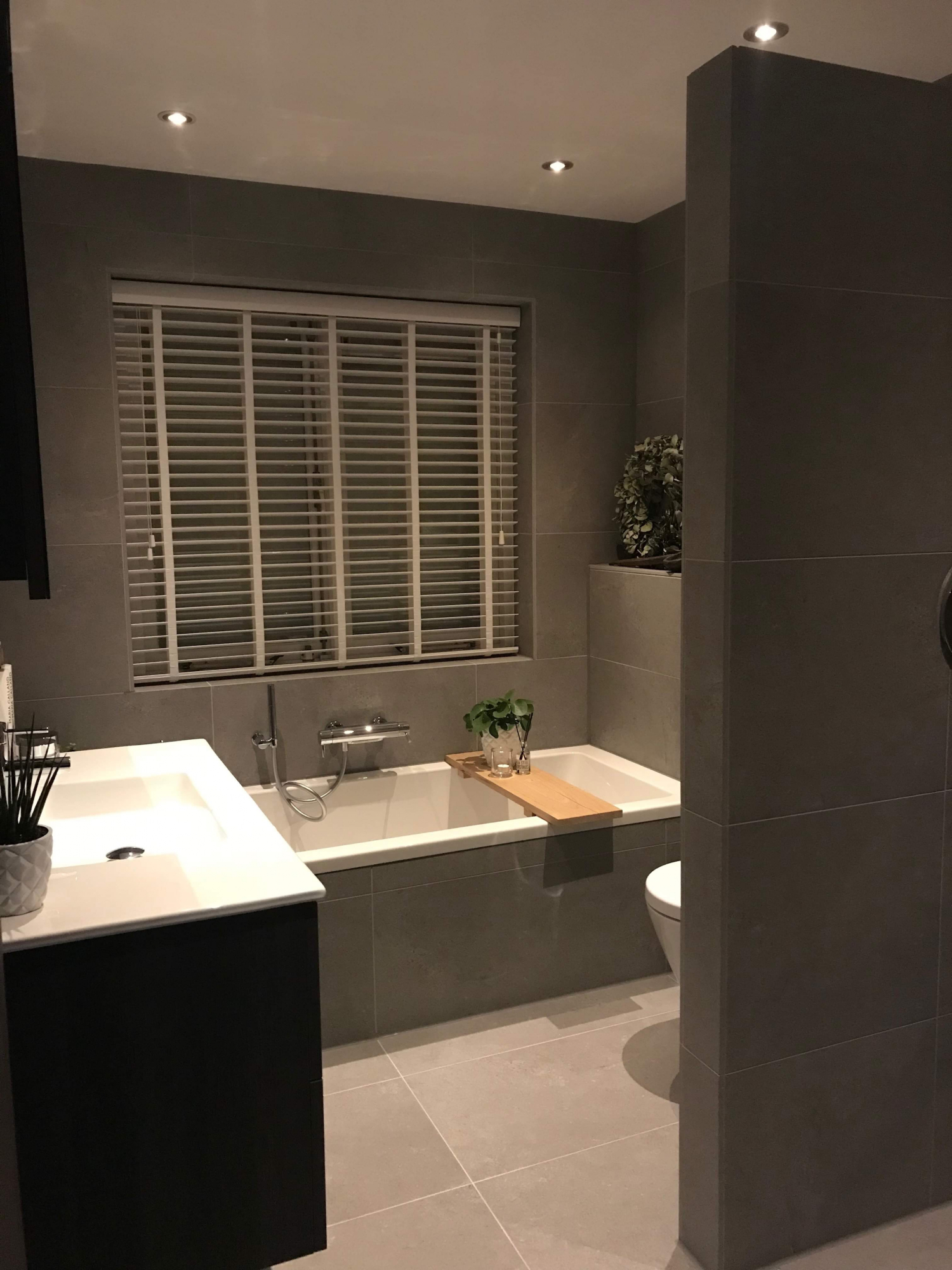 Moderne sfeervolle badkamer