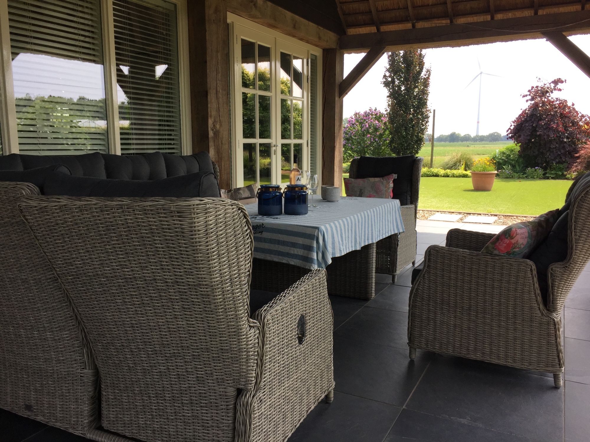 Ik heb enkele foto's genomen van onze nieuwe lounge set