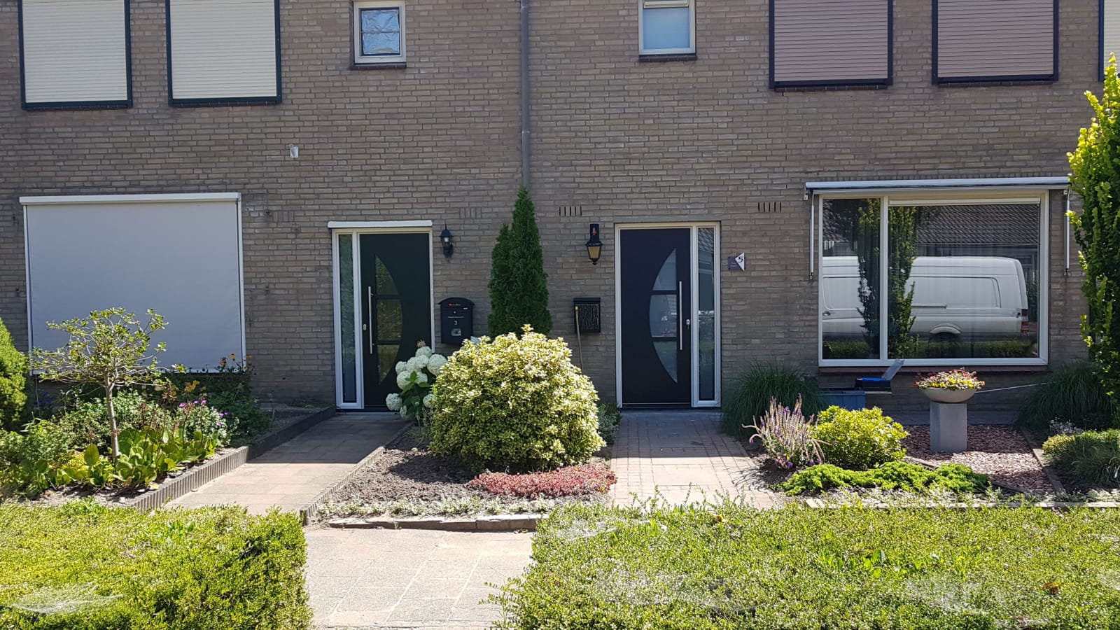 2 x vleugelafdekkende voordeuren model Juno 4