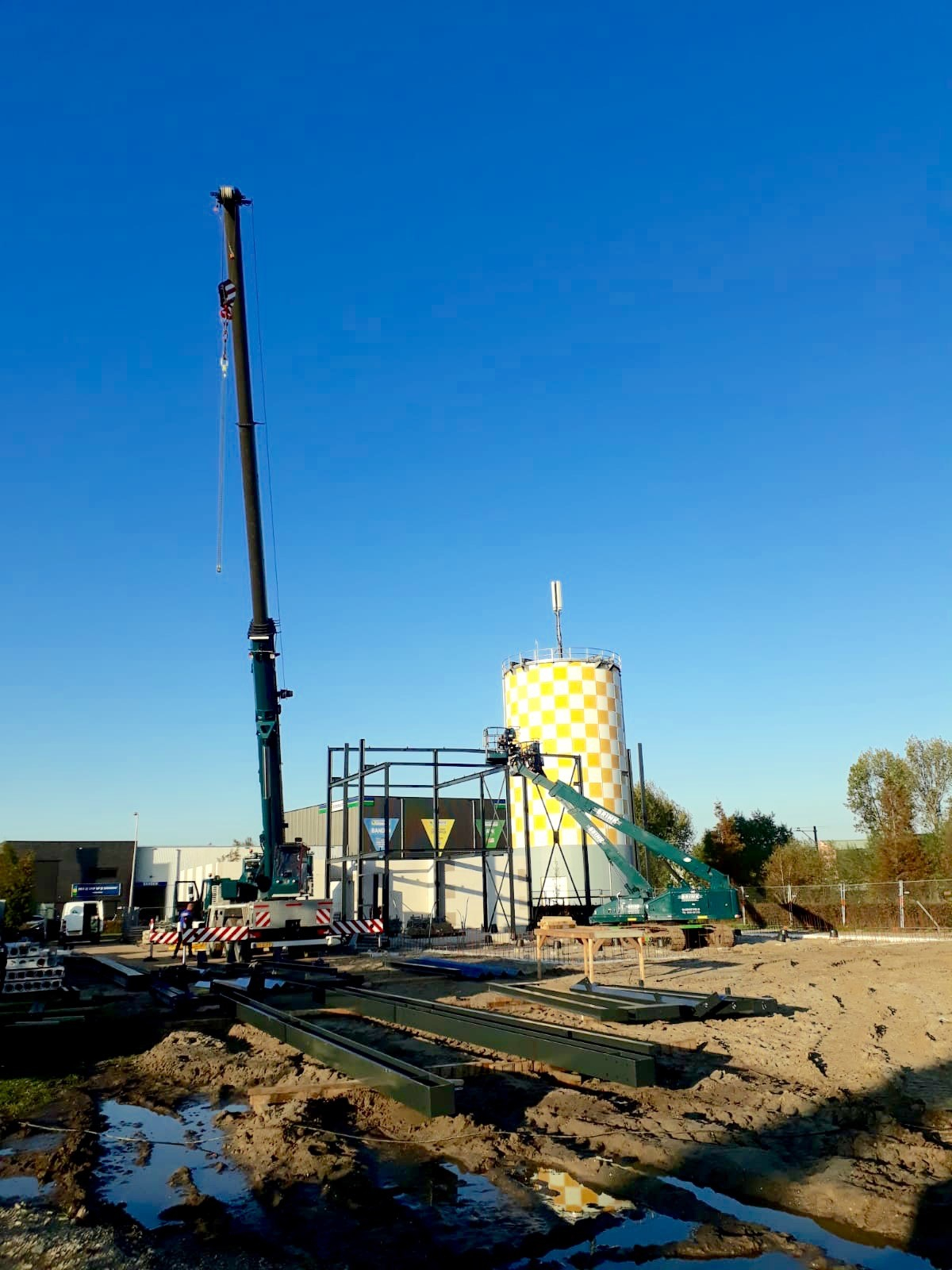 Nieuwbouw bedrijfspand te Alphen aan den Rijn