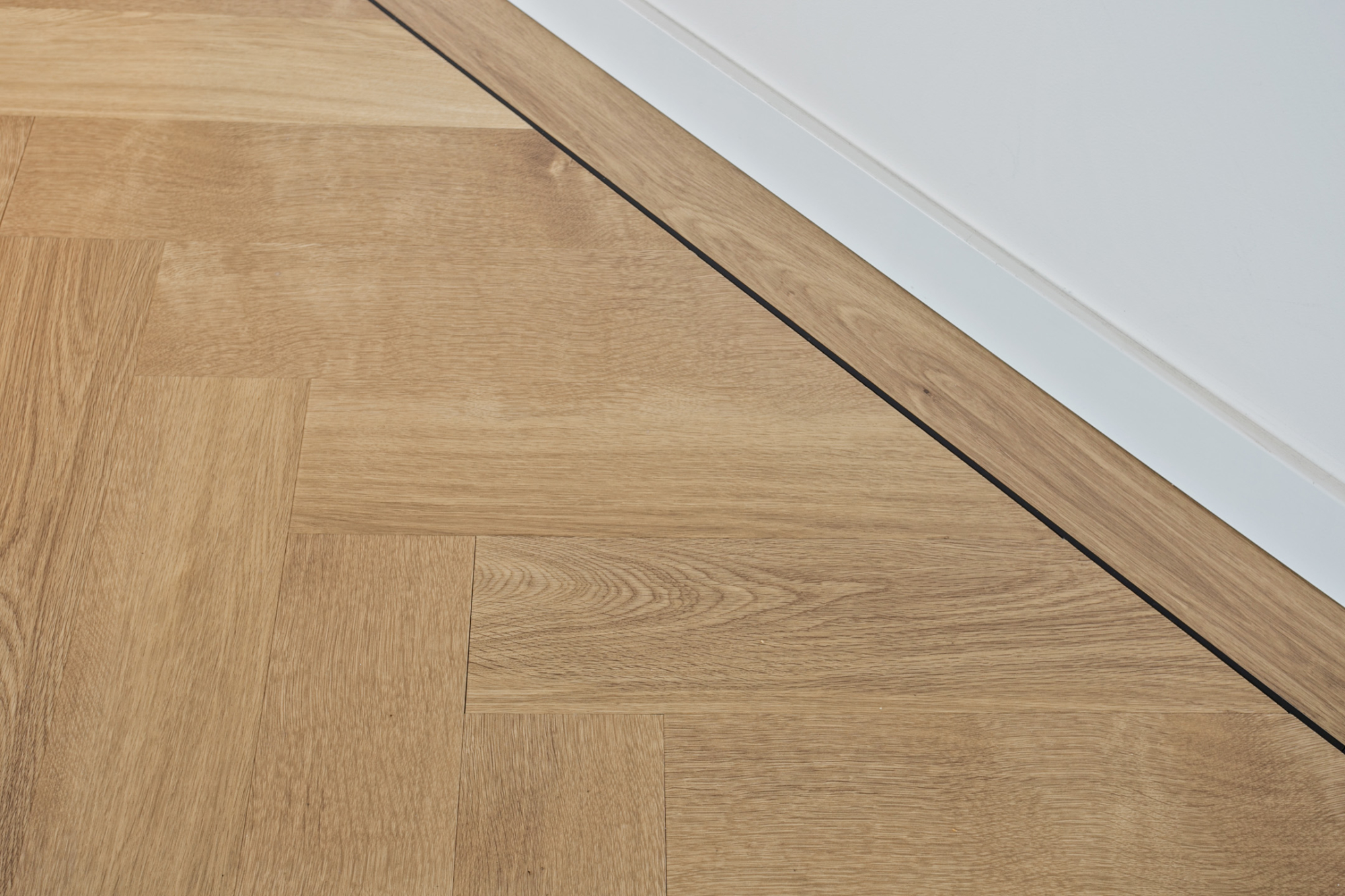 visgraatvloer met band en bies, Parva Plus Warm Sycamore