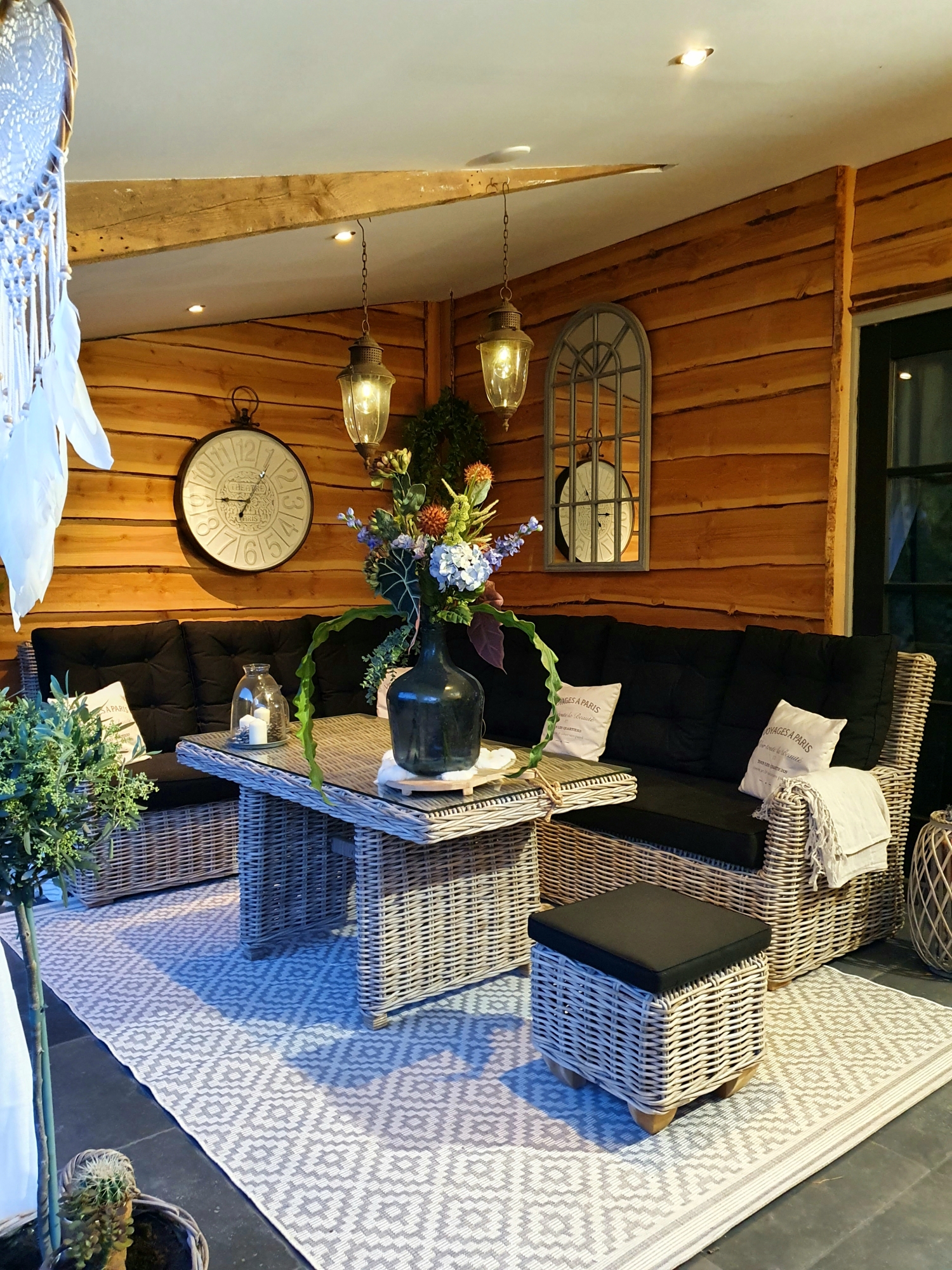 Ontzettend blij met onze nieuwe lounge/dining set!