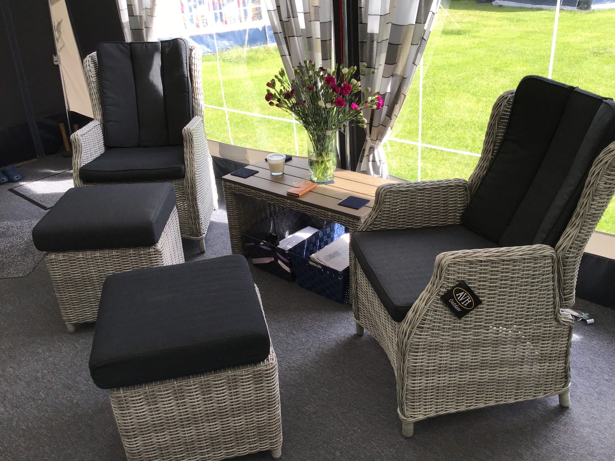 Heerlijk genieten en zitten in de voortent in het voorseizoen