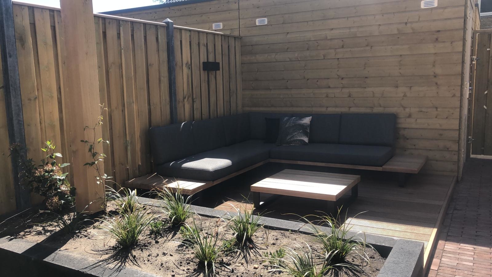 Prachtige loungeset in onze zithoek geplaatst.