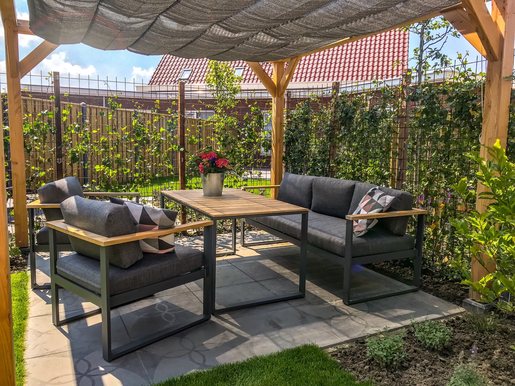 Ontsnappen aan de drukte in eigen tuin! ☀️🌿🥰