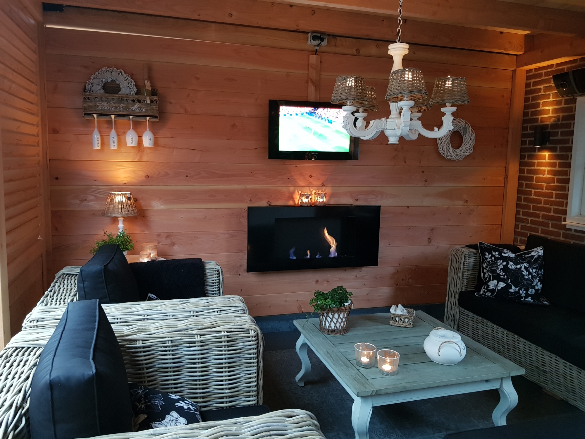 Super blij met een mooi lounge set van AVH tuinmeubelen