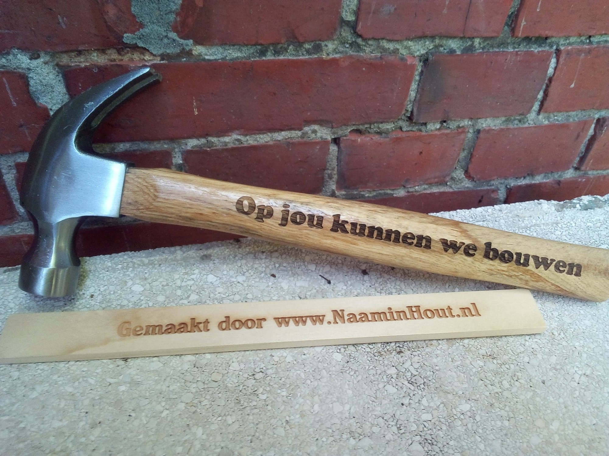 Hamer met tekst of logo