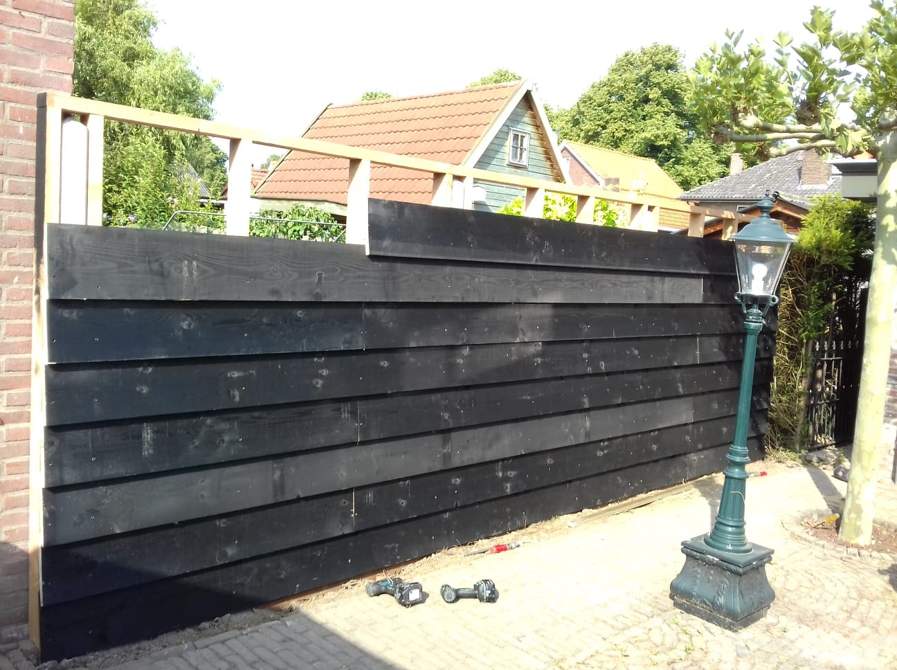 Schutting van Zweeds Rabat in zwarte kleur
