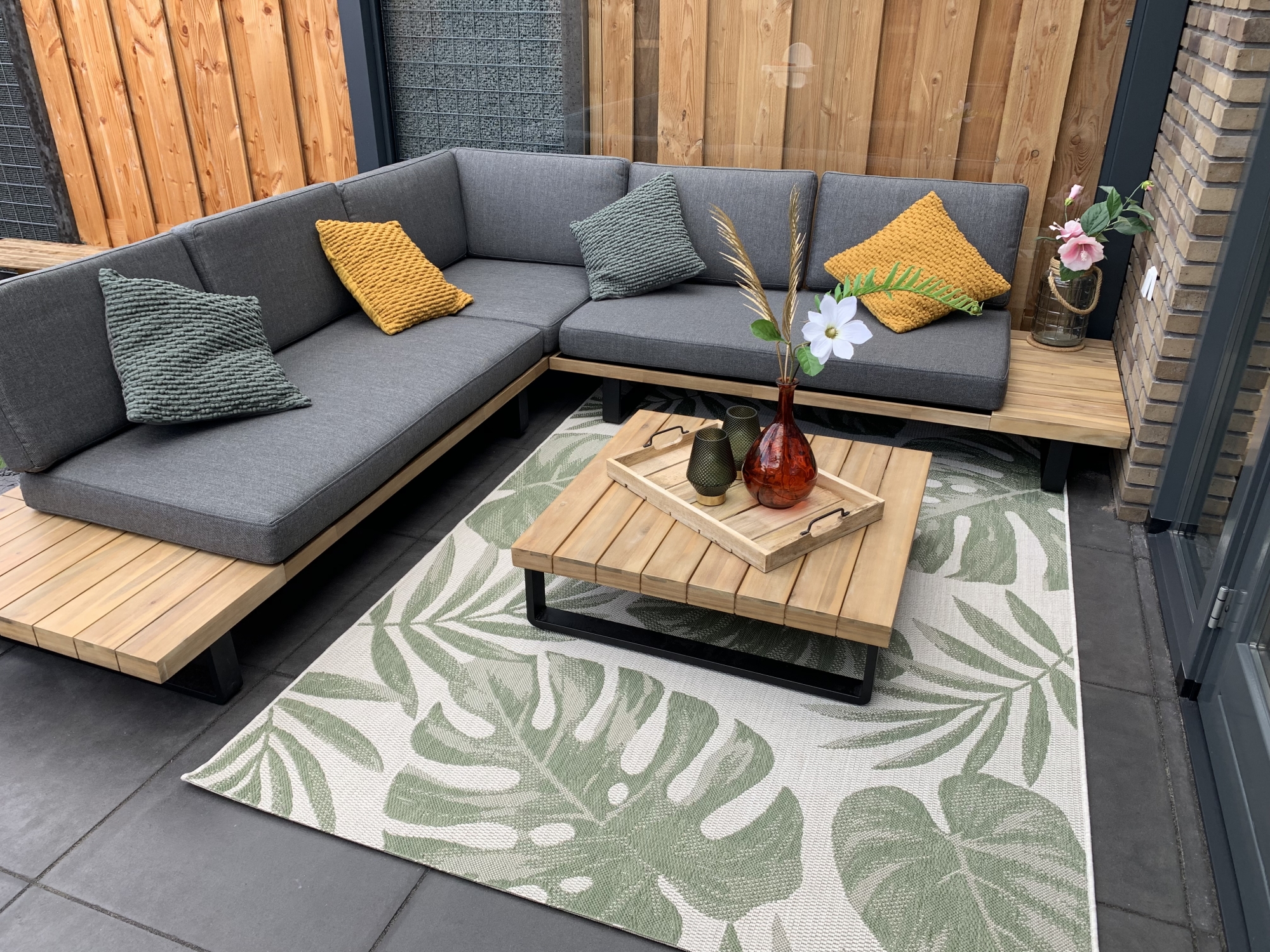 Super blij met onze nieuwe loungeset.
