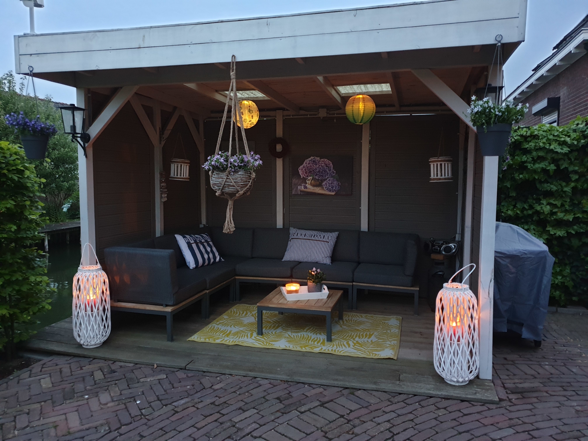 Ook in de avond lekker op de loungebank genieten