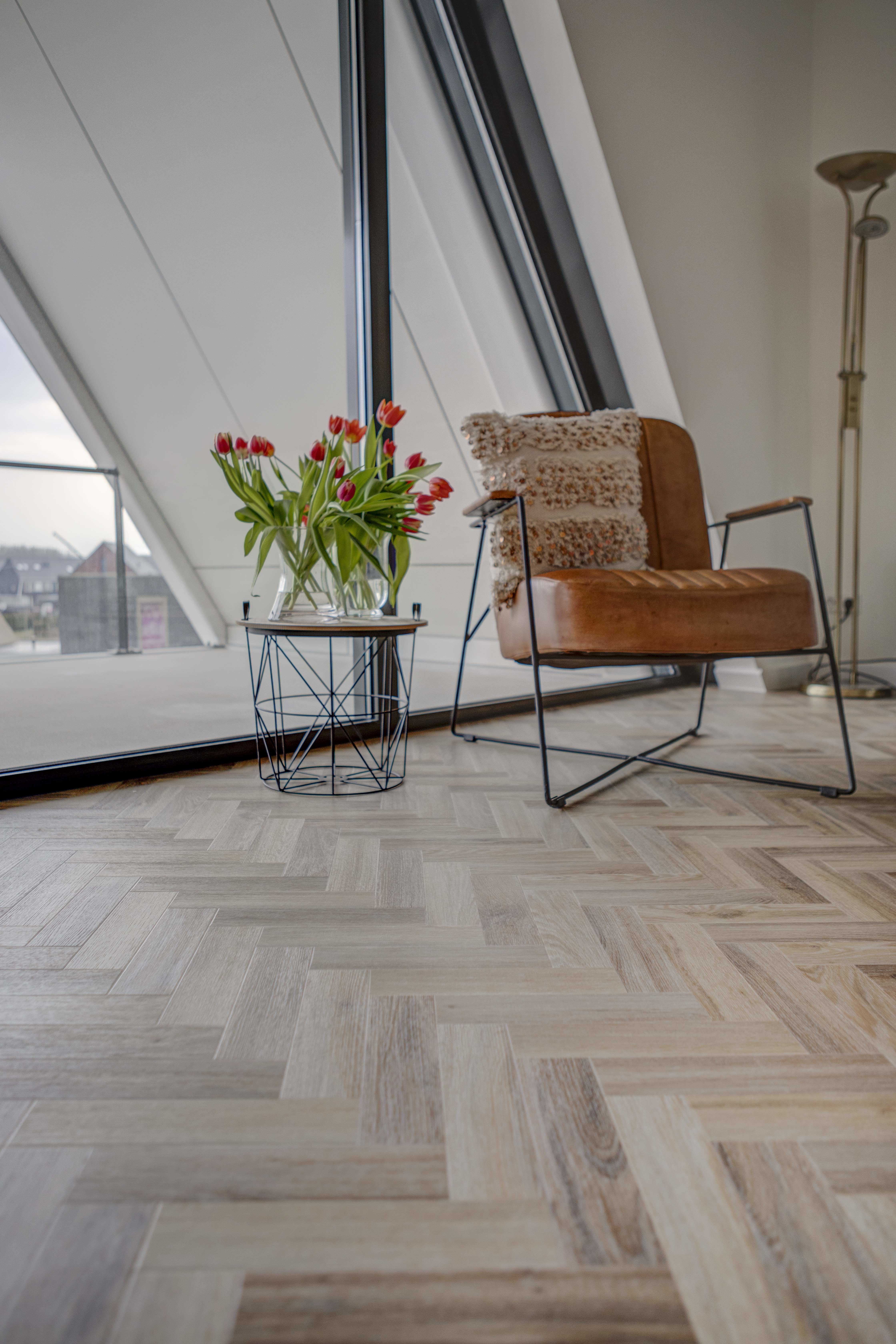 Kleine visgraat PVC vloer