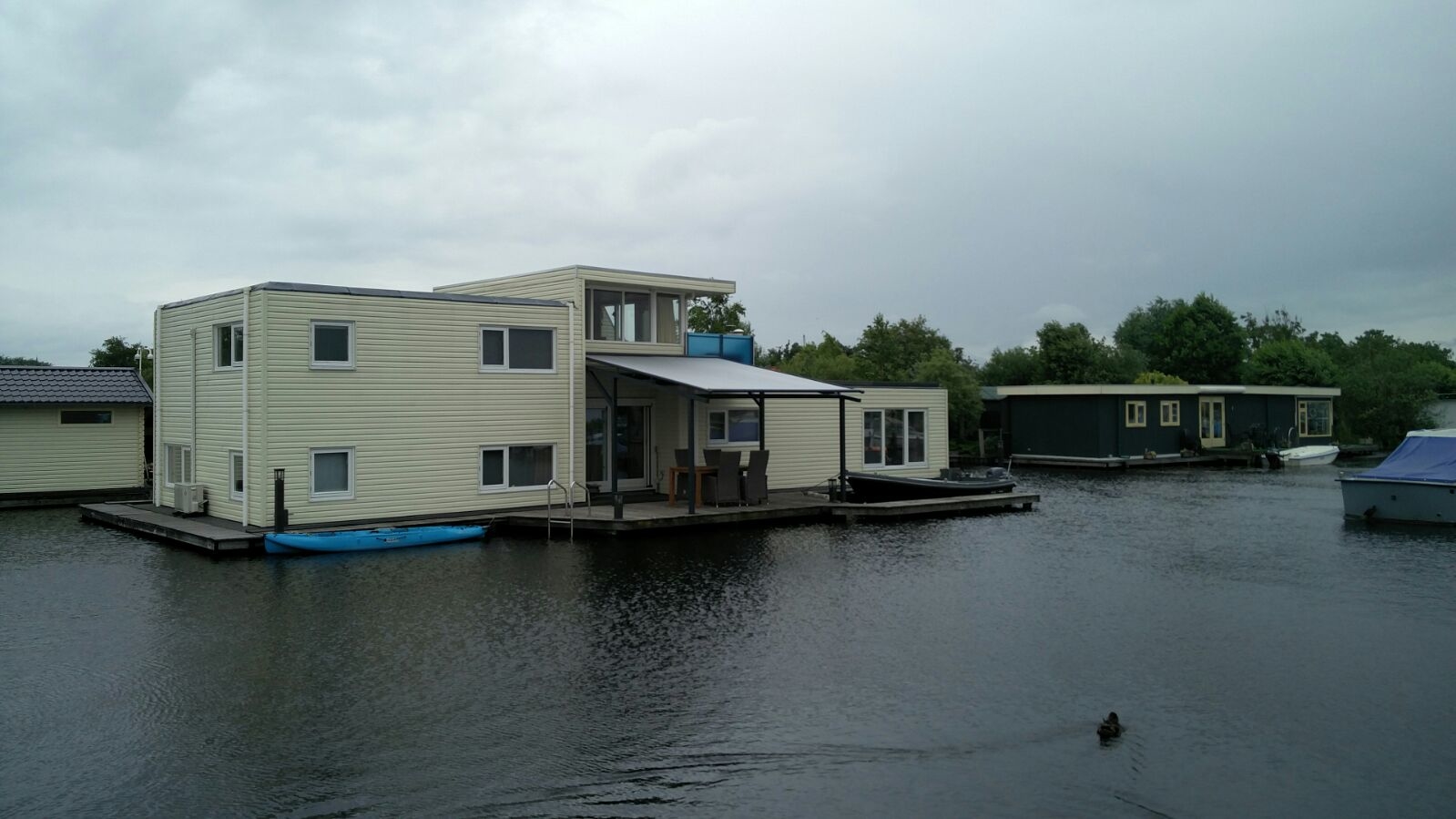 Doekoverkapping woonboot overzicht