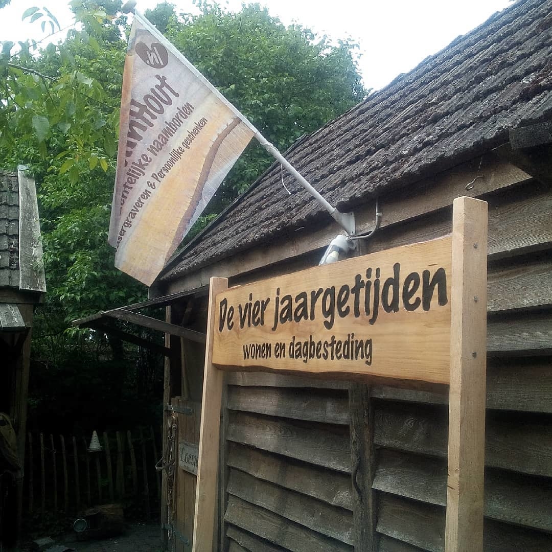 Bedrijfsnaambord voor zorgboerderij De vier jaargetijden