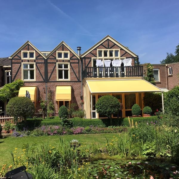 Doekoverkapping geel en gele markiezen