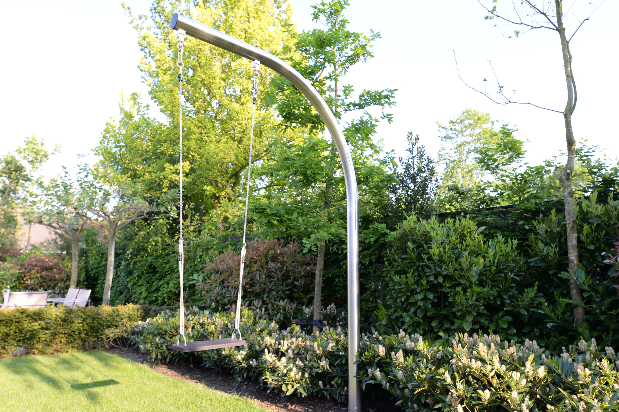 Prachtige roestvrijstalen tuinschommel