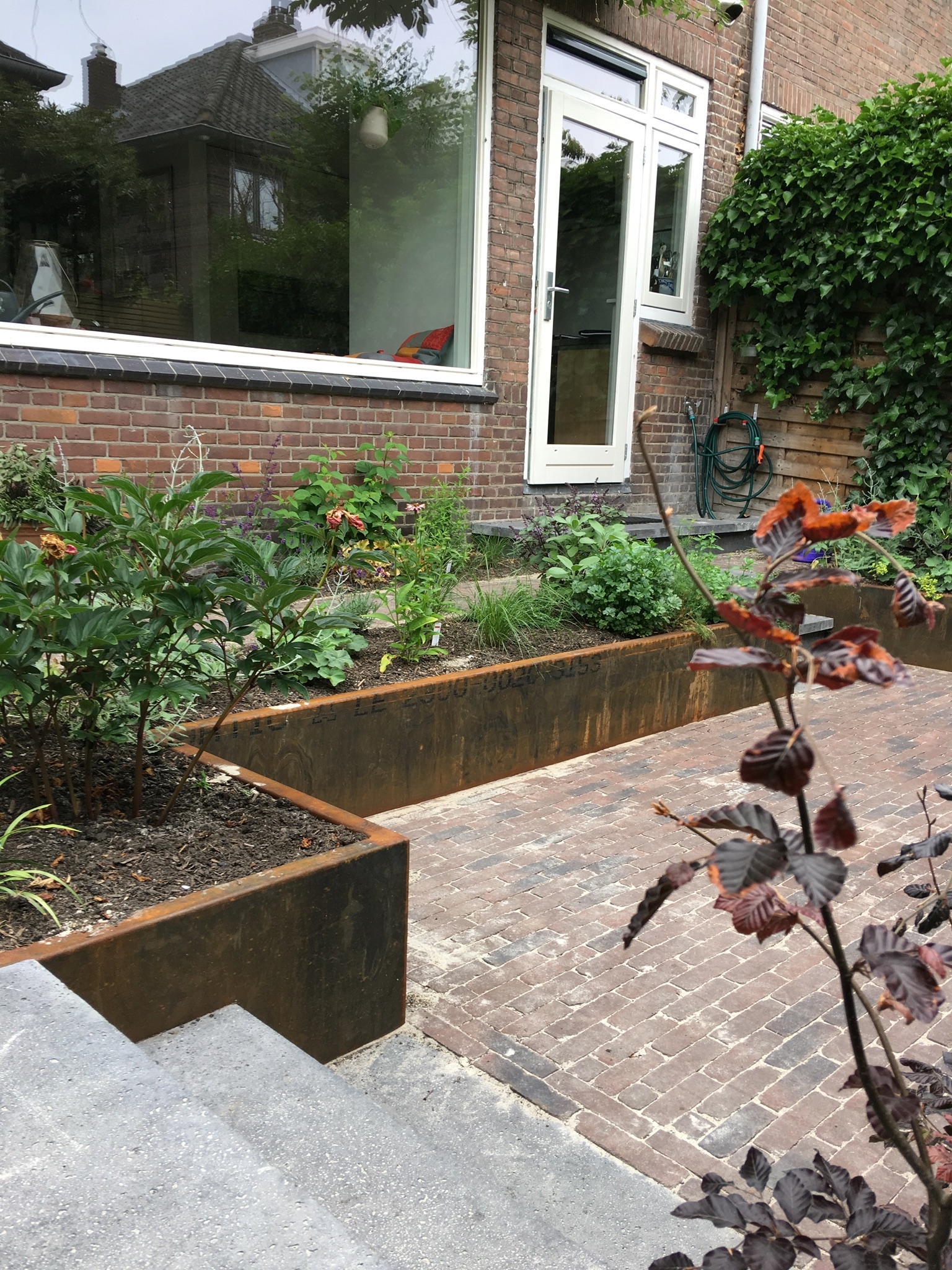 Stadstuin met zitkuil in Rotterdam