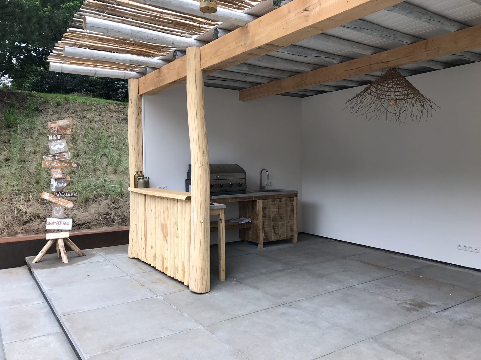 Zijaanzicht tuinhuis Noordwijk
