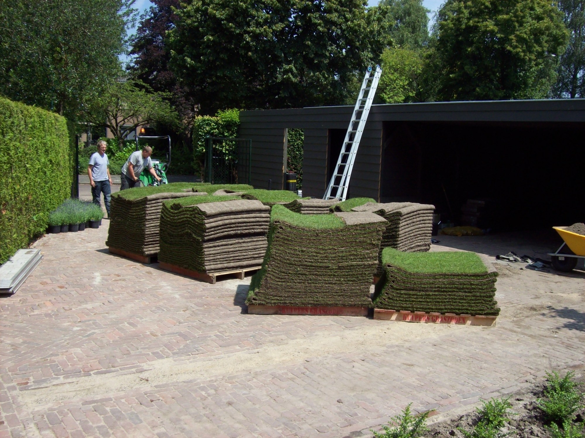 Levering van de grasmatten
