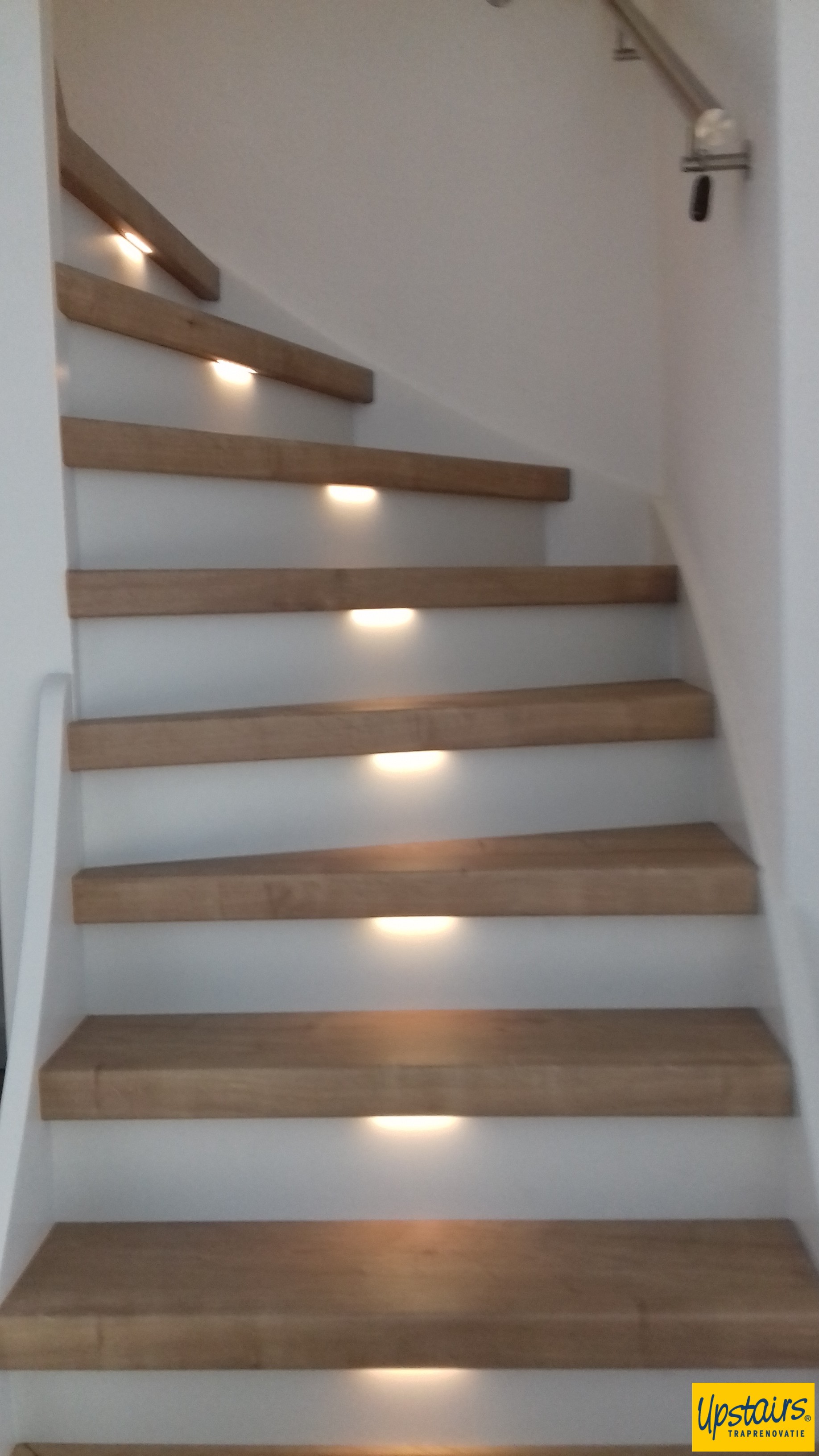 Mountain oak met led