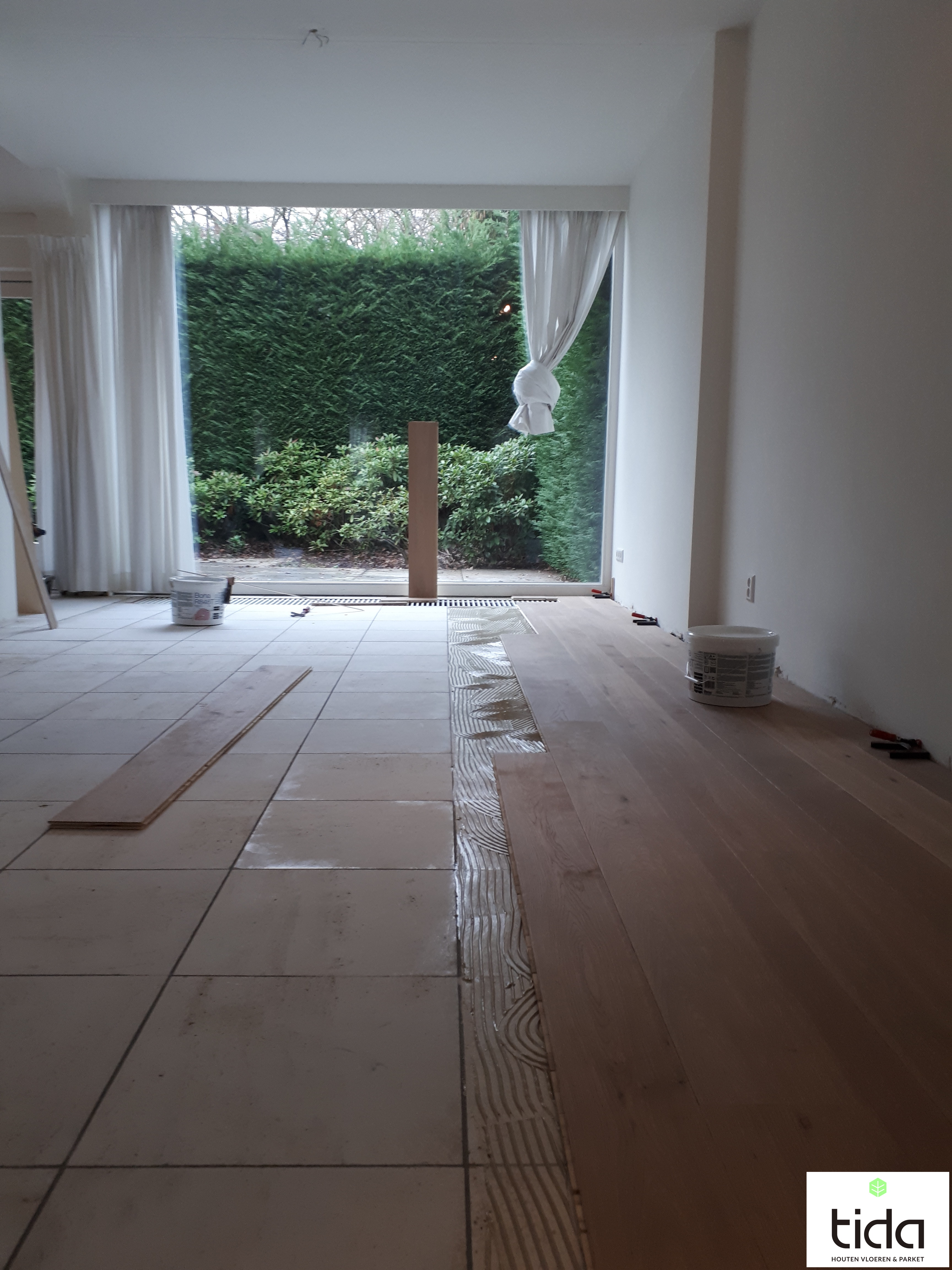 Eiken plankenvloer in wisselende breedtes