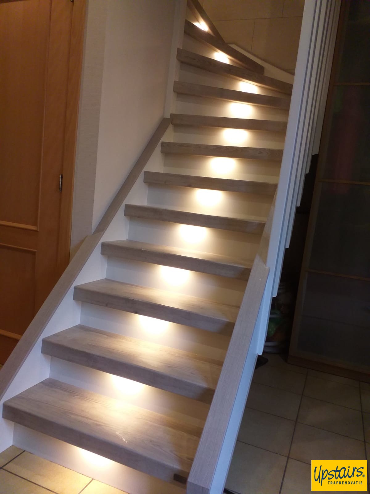 Trap na shadey grey met wangen en led