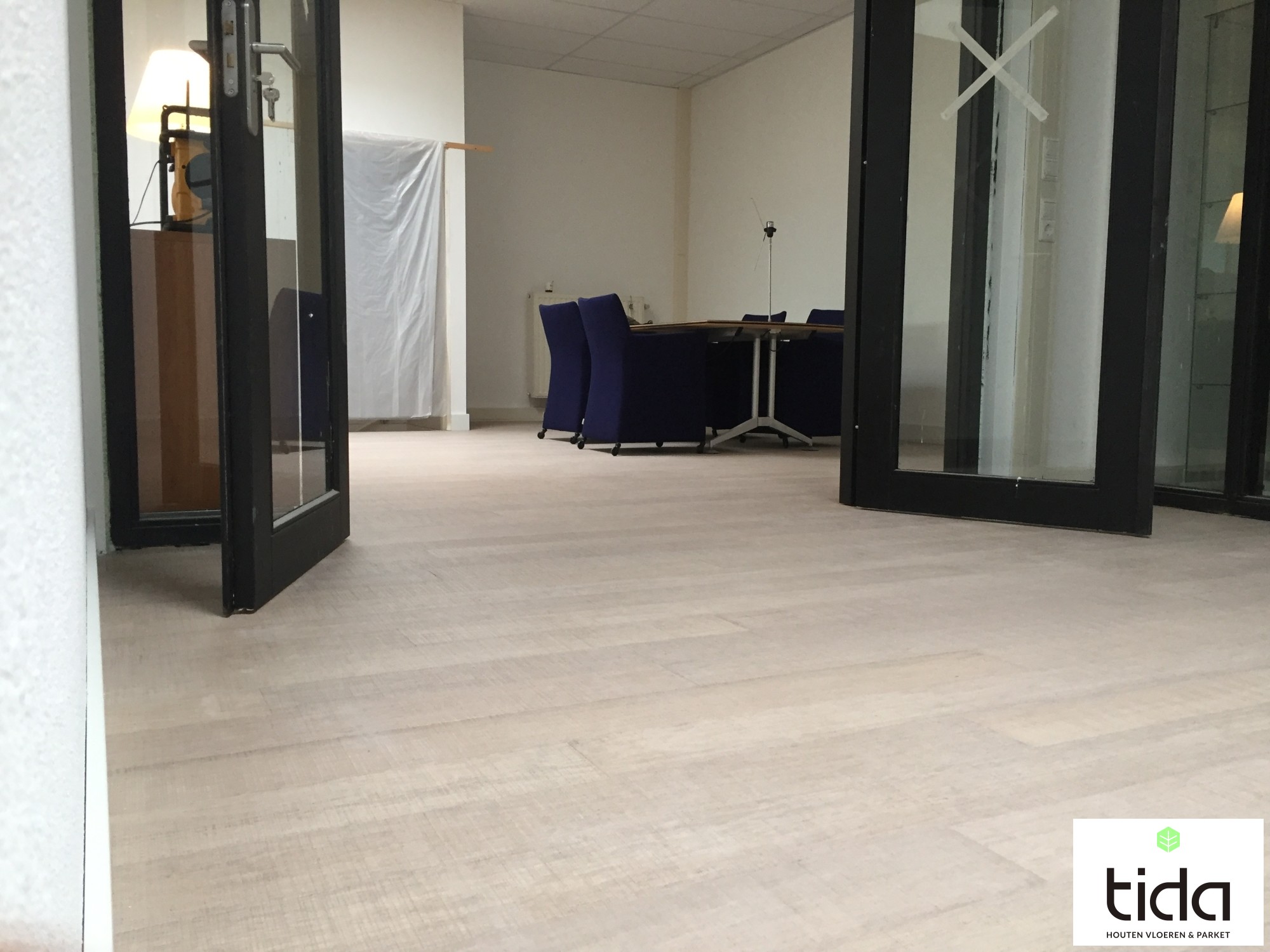 Woonkamer bamboevloer Moso