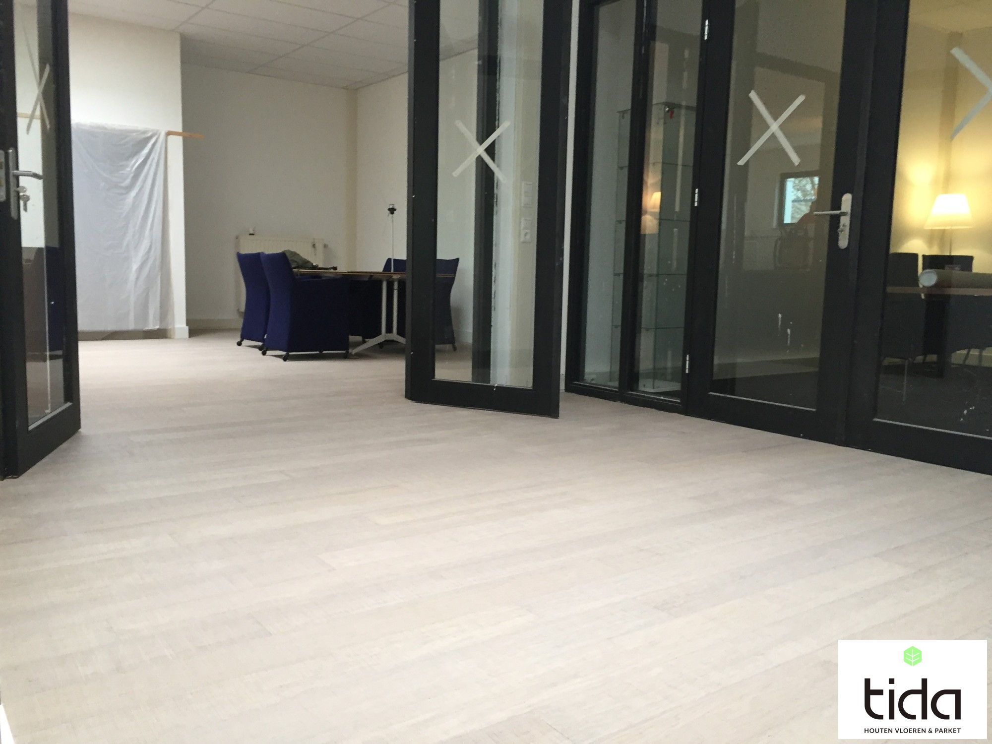 MOSO® bamboo solida - Marble White - fijnbezaagd